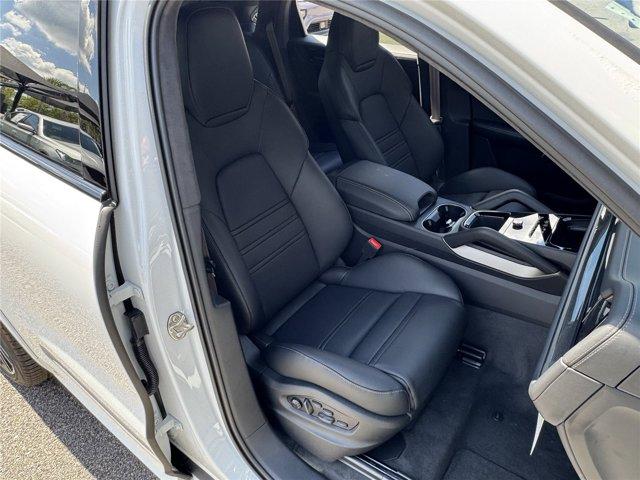 2025 Porsche CAYENNE TURBO 缩略图 22