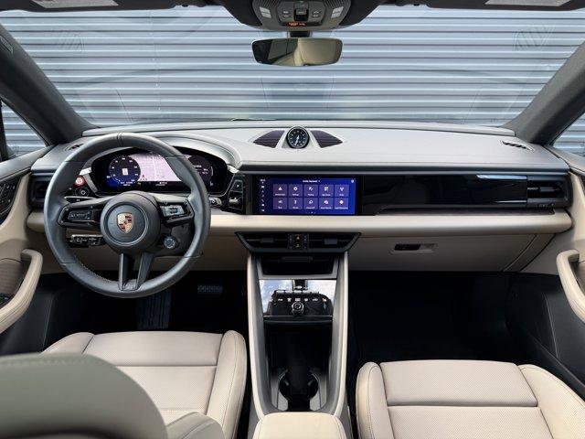صورة مصغرة 30 لـ 2025 Porsche MACAN 4