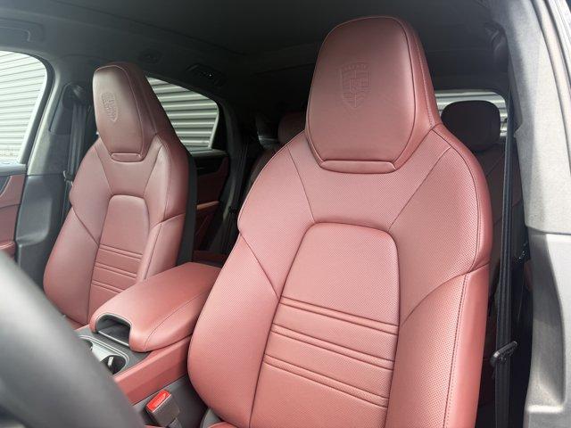 2026 Porsche CAYENNE GTS 缩略图 13
