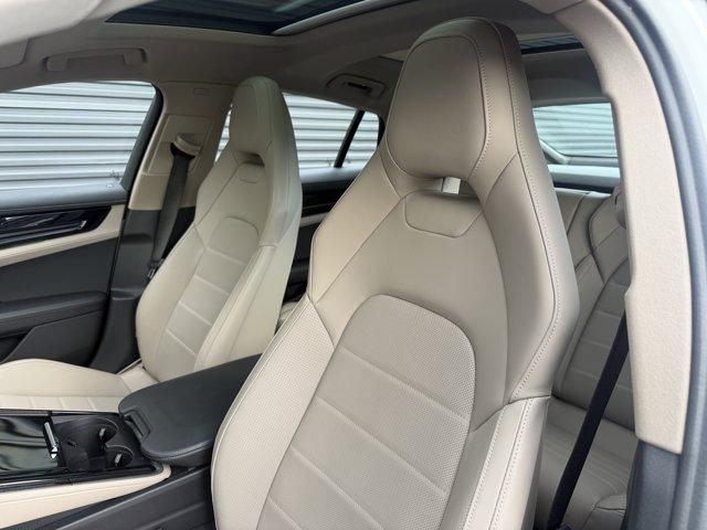 صورة 5 لـ 2025 Porsche PANAMERA 4