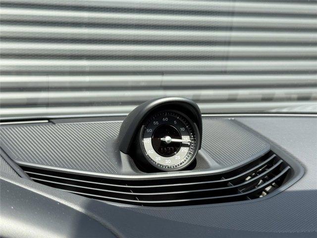 2025 Porsche TAYCAN 4 thumbnail 24