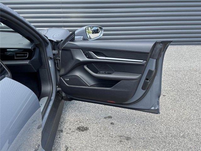 2025 Porsche TAYCAN 4 thumbnail 26