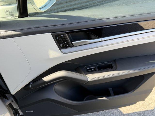2026 Porsche CAYENNE BASE — миниатюра 30