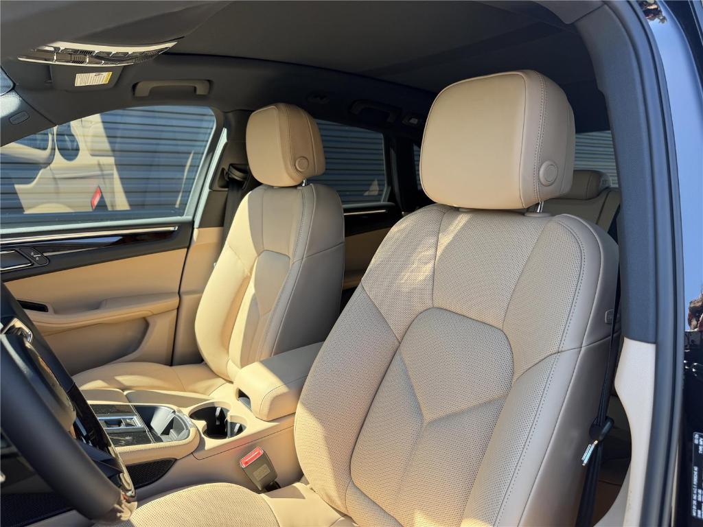 صورة 5 لـ 2026 Porsche MACAN BASE