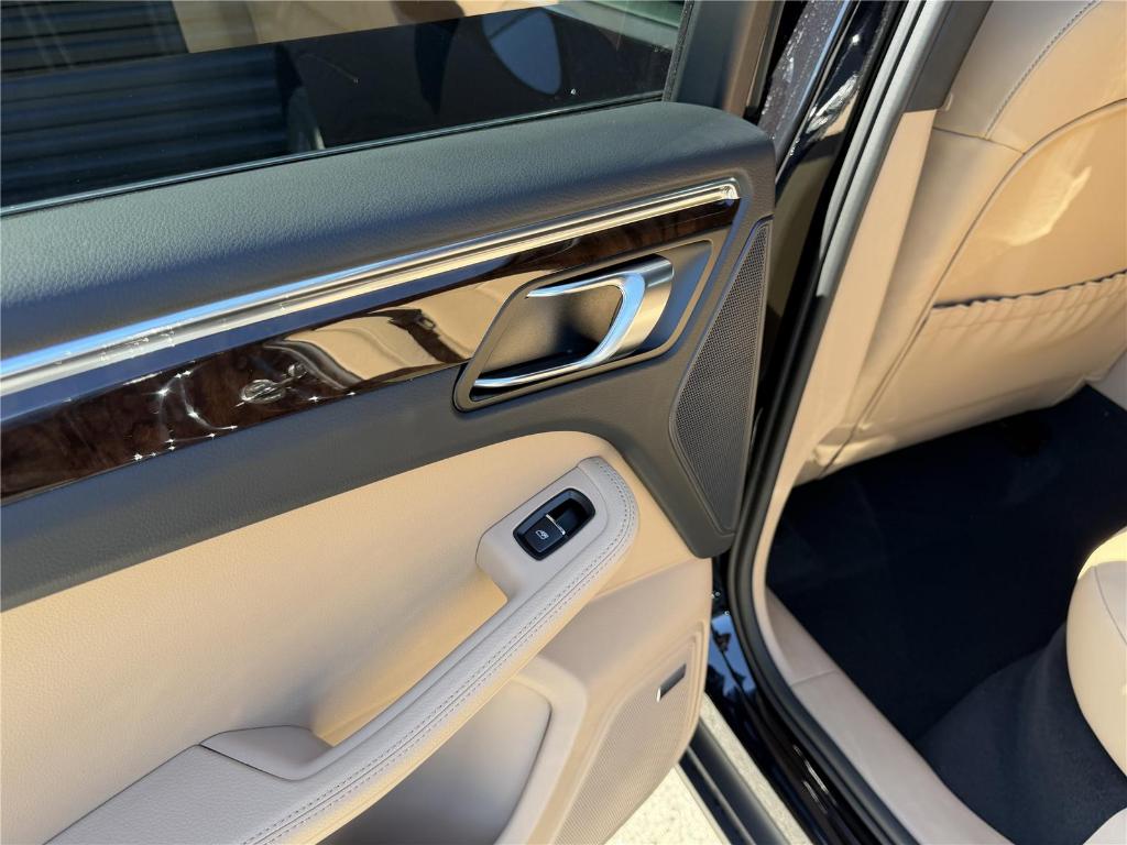 صورة مصغرة 18 لـ 2026 Porsche MACAN BASE