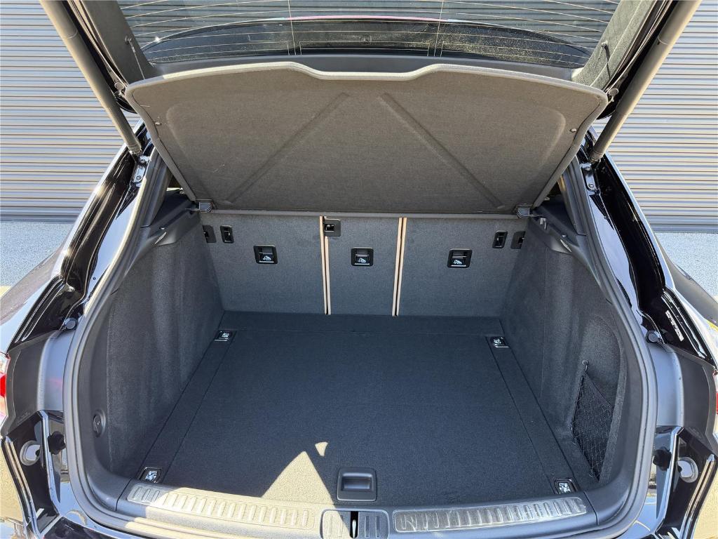 صورة مصغرة 13 لـ 2026 Porsche MACAN BASE