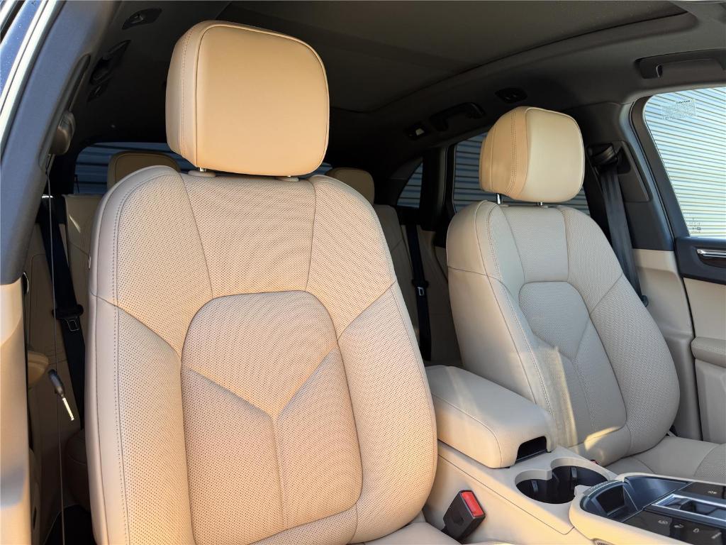صورة مصغرة 30 لـ 2026 Porsche MACAN BASE