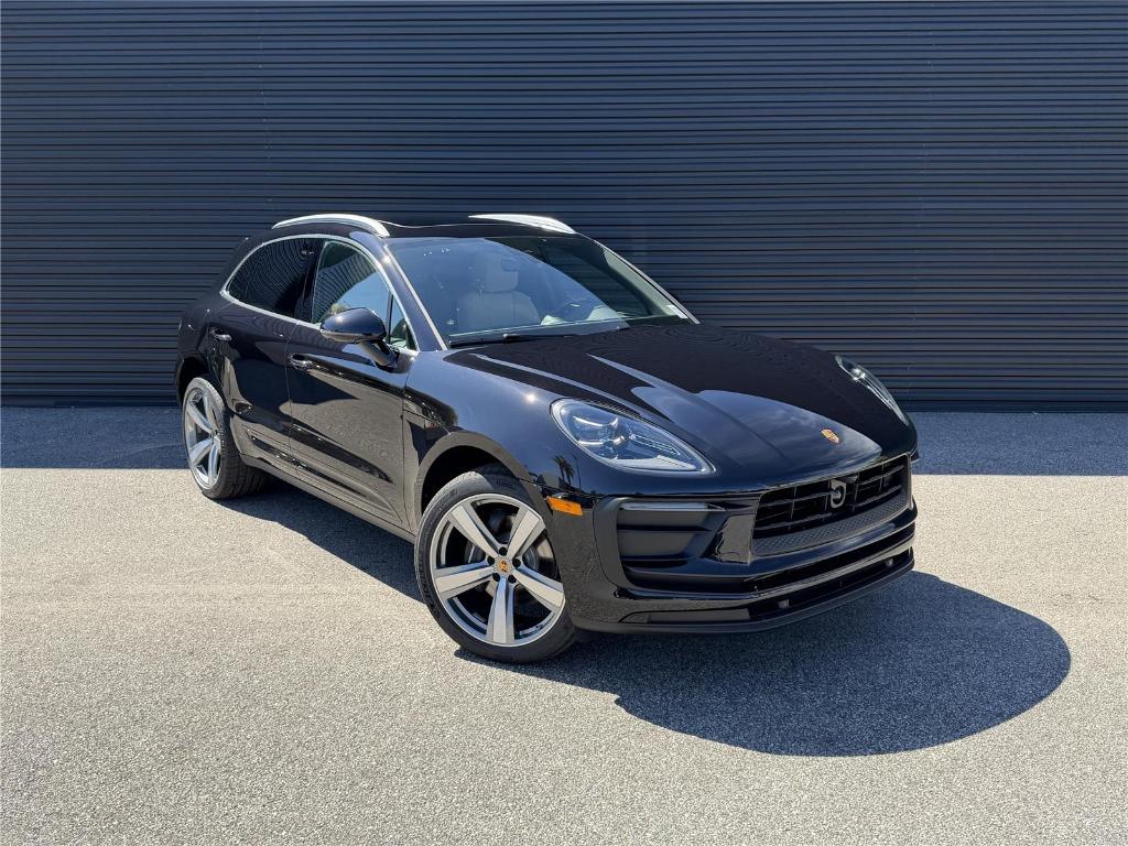 صورة 7 لـ 2026 Porsche MACAN BASE