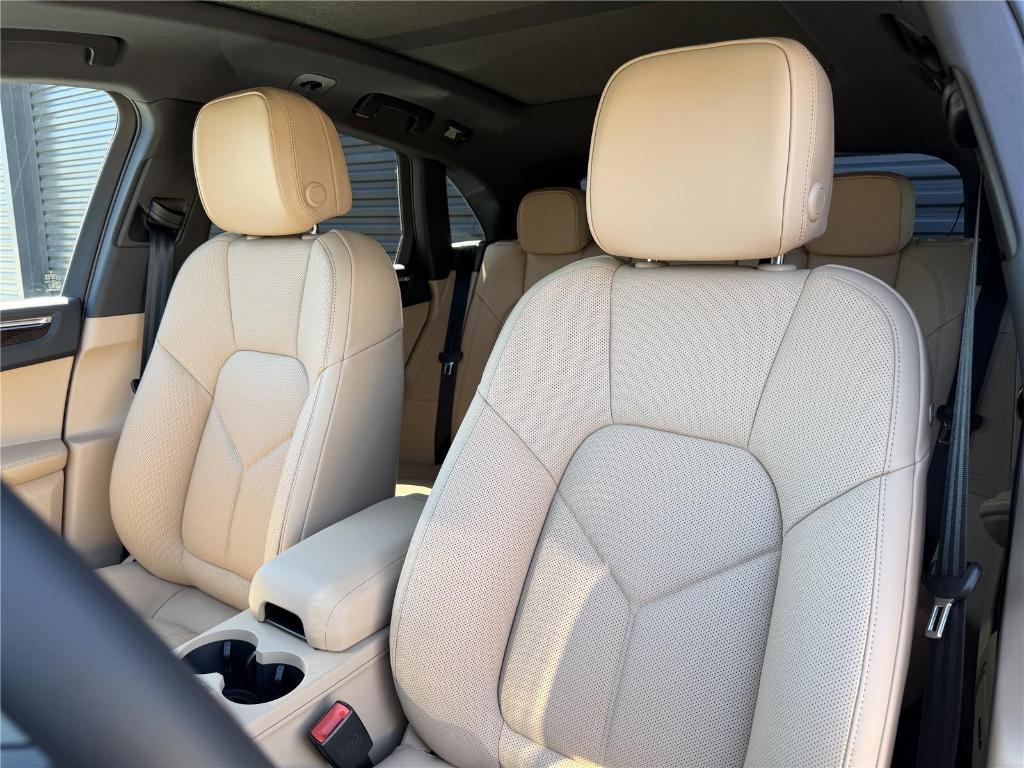 صورة مصغرة 22 لـ 2026 Porsche MACAN BASE