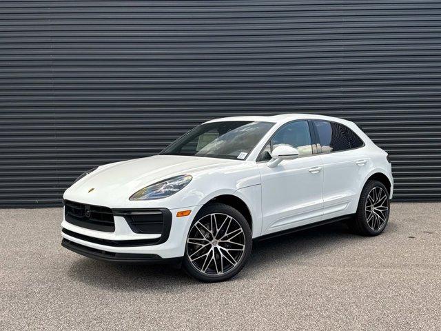 New 2025 Porsche Macan Base