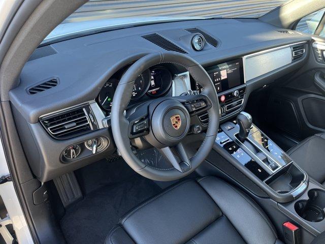 صورة 4 لـ 2026 Porsche MACAN BASE