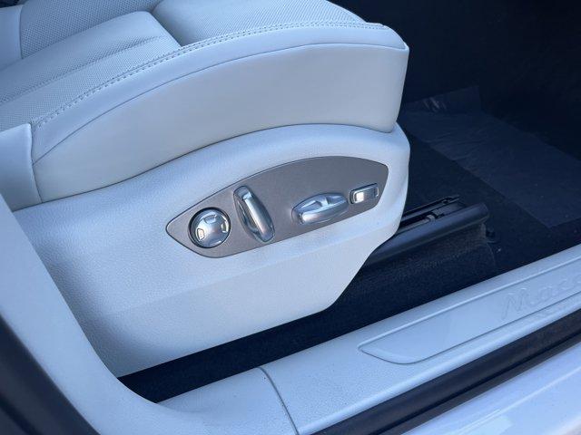 2026 Porsche MACAN BASE — миниатюра 21