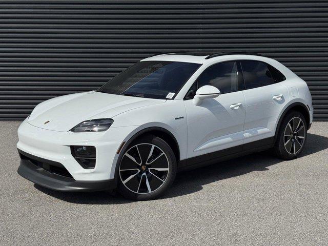 New 2025 Porsche Macan 4