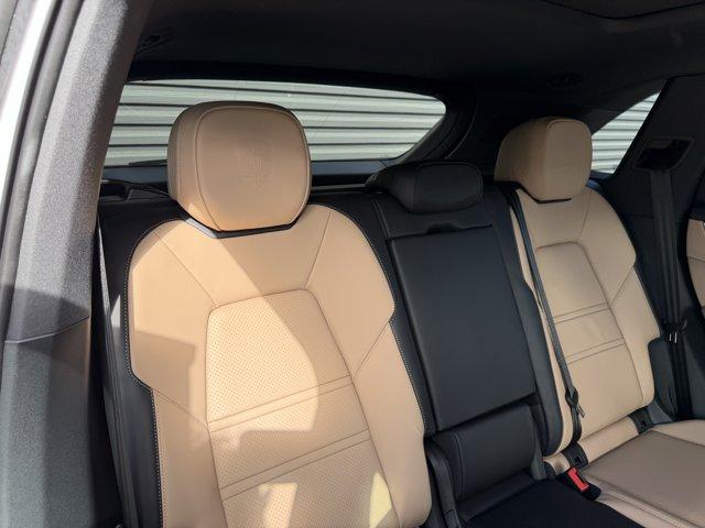 2026 Porsche CAYENNE BASE — миниатюра 26