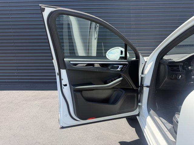 صورة مصغرة 21 لـ 2023 Porsche MACAN S