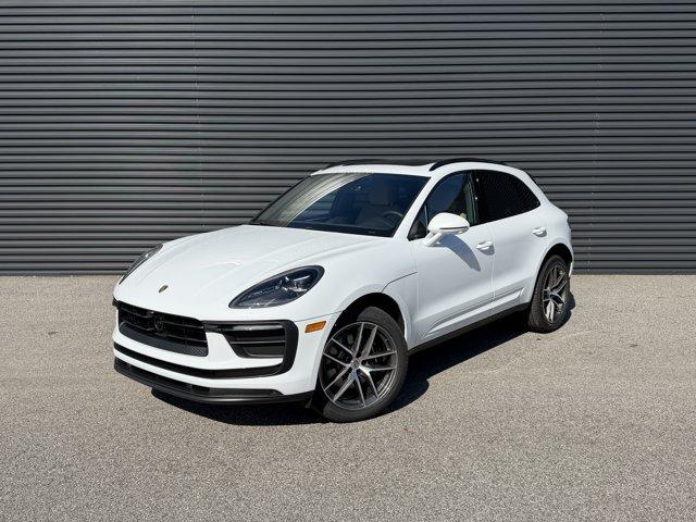 2026 Porsche MACAN BASE — фото 1