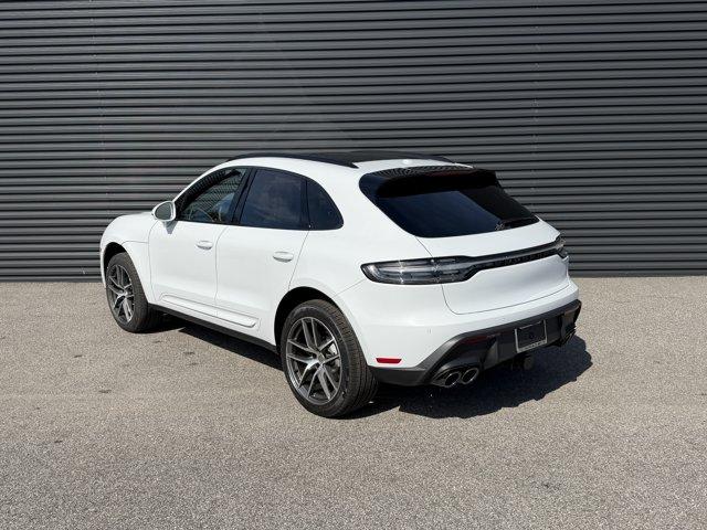 2026 Porsche MACAN BASE — фото 3