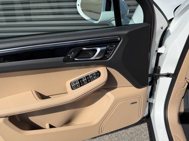 صورة مصغرة 18 لـ 2026 Porsche MACAN BASE