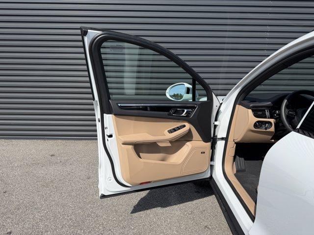 صورة مصغرة 17 لـ 2026 Porsche MACAN BASE