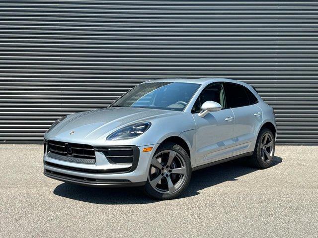New 2025 Porsche Macan Base