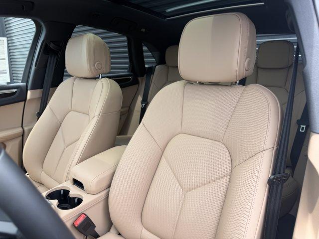 صورة مصغرة 14 لـ 2026 Porsche MACAN BASE