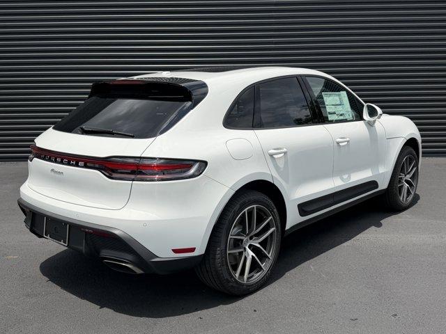 صورة 9 لـ 2026 Porsche MACAN BASE