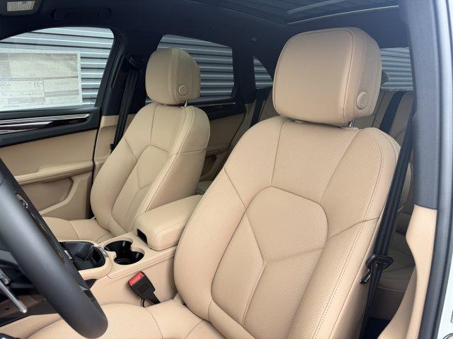صورة 5 لـ 2026 Porsche MACAN BASE