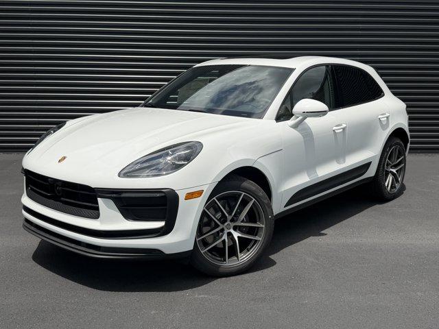صورة 1 لـ 2026 Porsche MACAN BASE