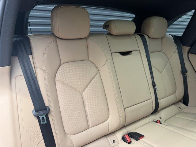 صورة مصغرة 18 لـ 2026 Porsche MACAN BASE