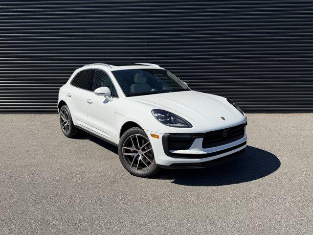 2026 Porsche MACAN BASE — фото 7