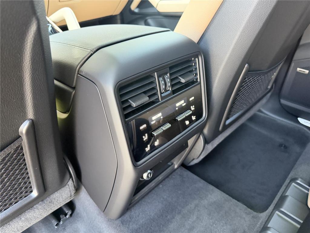 صورة مصغرة 25 لـ 2026 Porsche CAYENNE BASE