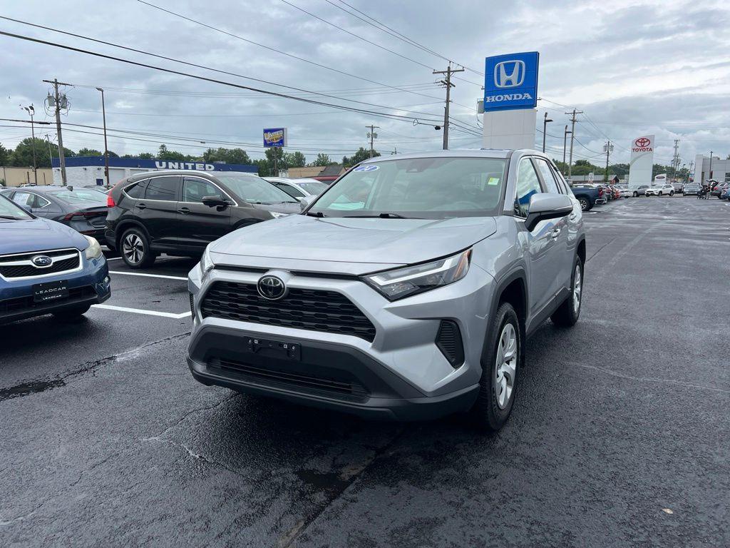 2024 Toyota RAV4 LE 照片 1