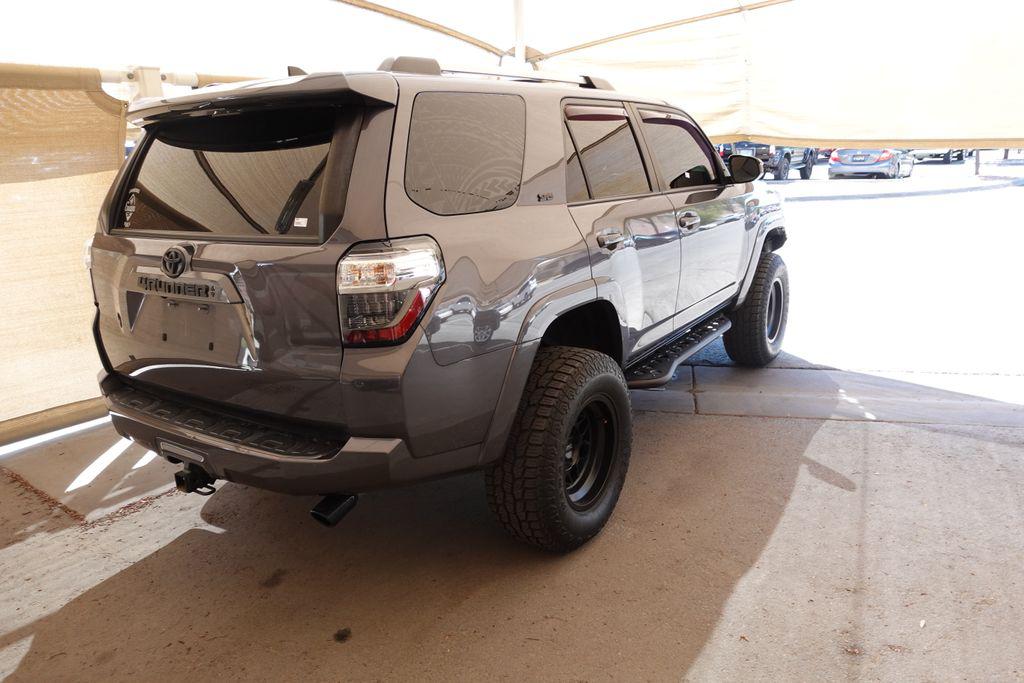 2023 Toyota 4RUNNER SR5 — фото 3