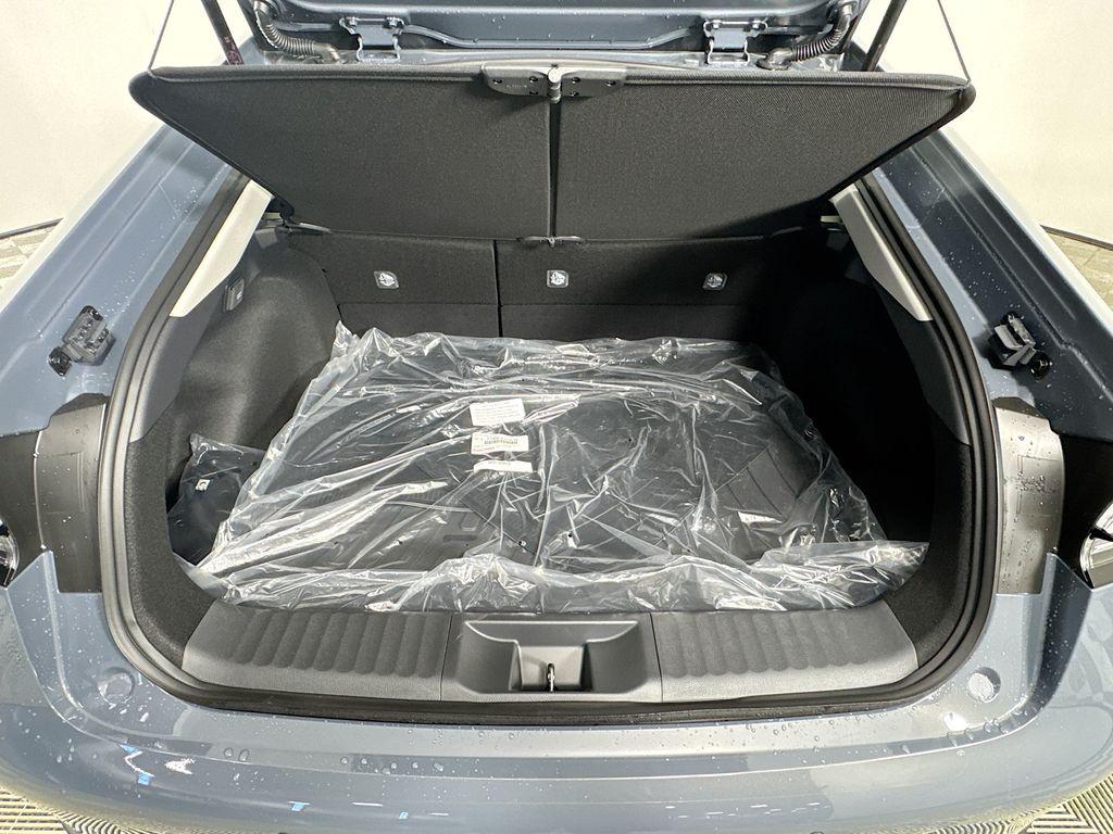 صورة مصغرة 9 لـ 2026 Toyota PRIUS PLUG-IN HYBRID SE