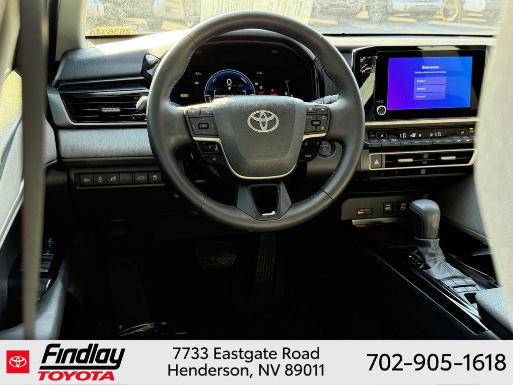 صورة 8 لـ 2025 Toyota CAMRY LE
