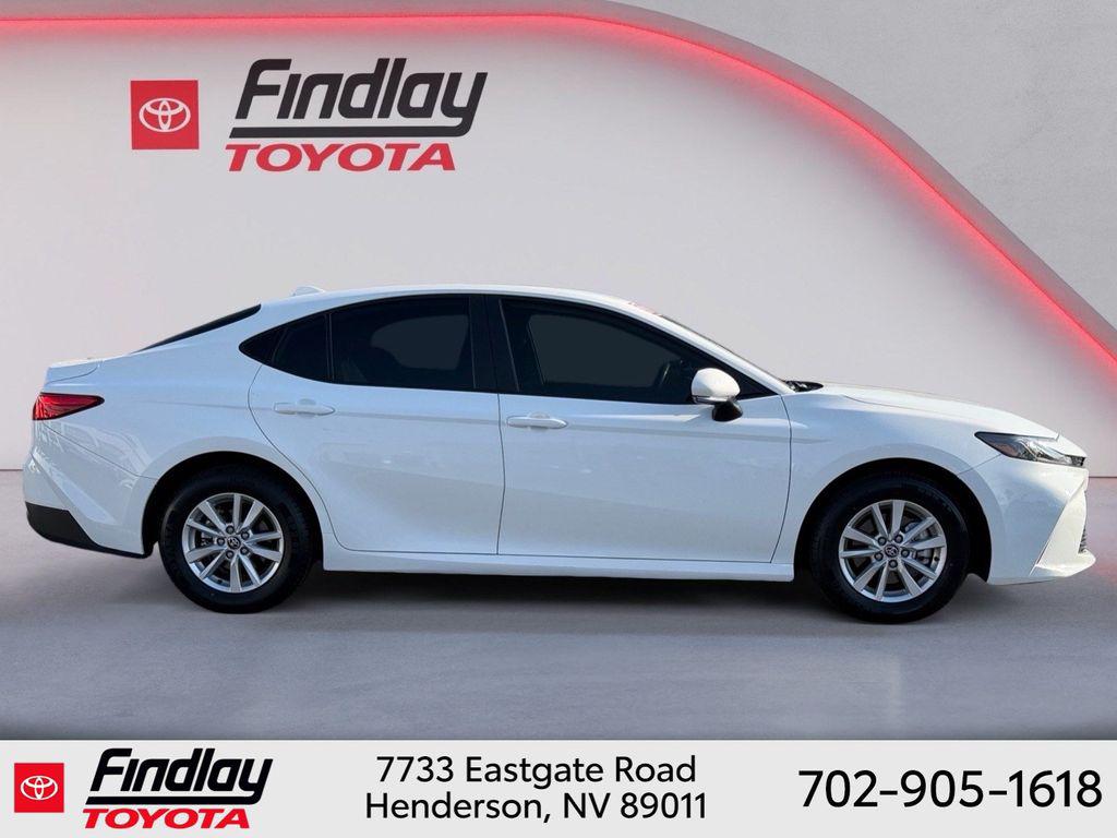 2025 Toyota CAMRY LE 缩略图 11
