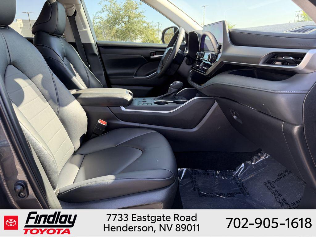 صورة مصغرة 16 لـ 2025 Toyota HIGHLANDER HYBRID XLE