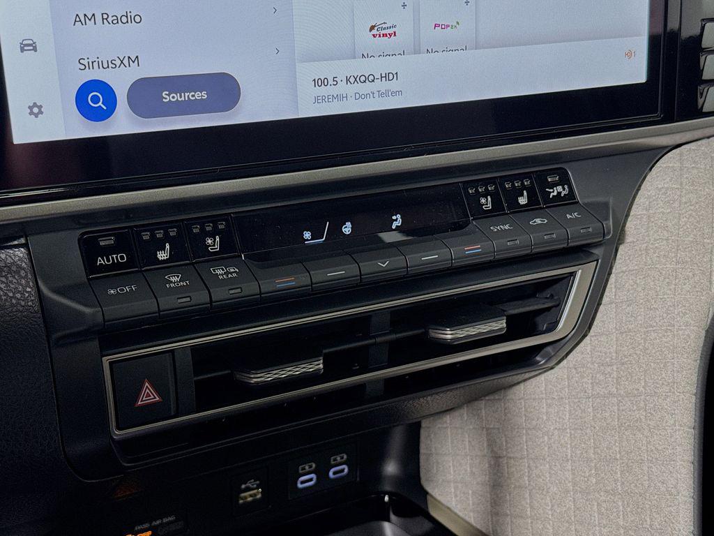 2026 Toyota CAMRY XLE photo 10