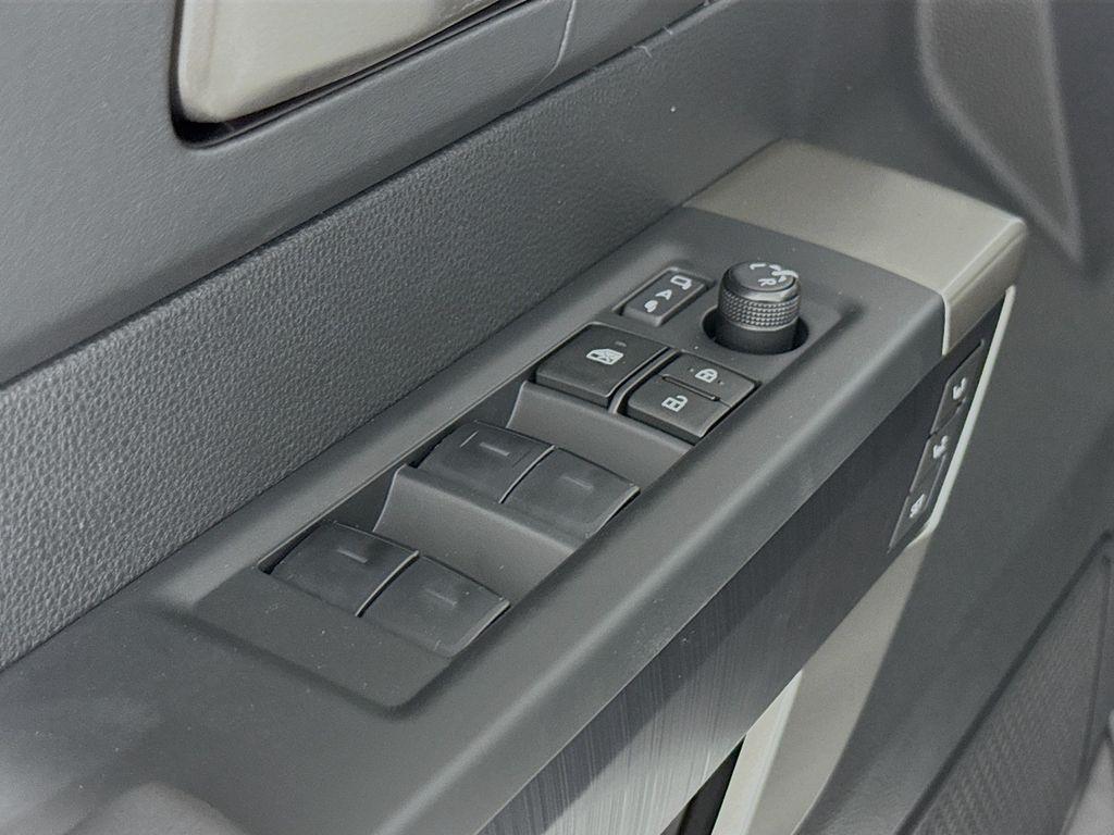 2026 Toyota TUNDRA HYBRID PLATINUM thumbnail 11