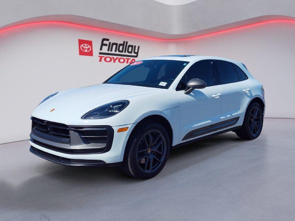 صورة 1 لـ 2023 Porsche MACAN T