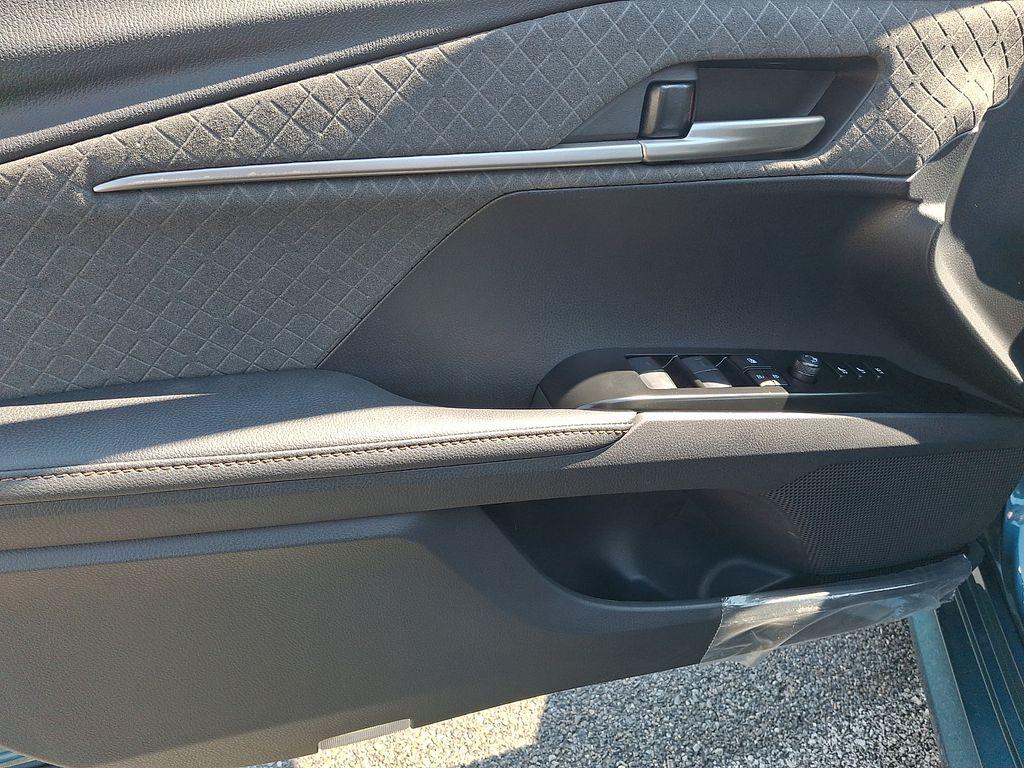 TOYOTA CAMRY - 10