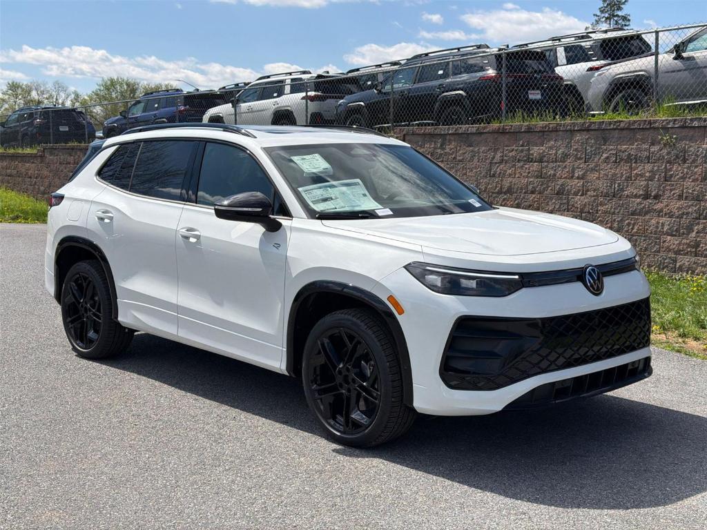 New 2026 Volkswagen Tiguan 2.0T SE R-Line Black