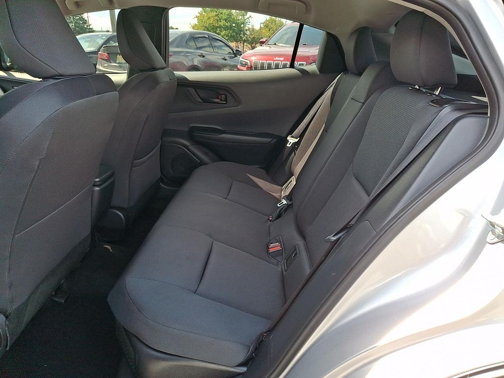 صورة 10 لـ 2024 Toyota PRIUS LE