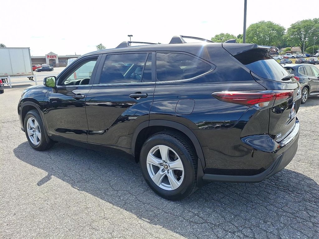 صورة 4 لـ 2024 Toyota HIGHLANDER LE
