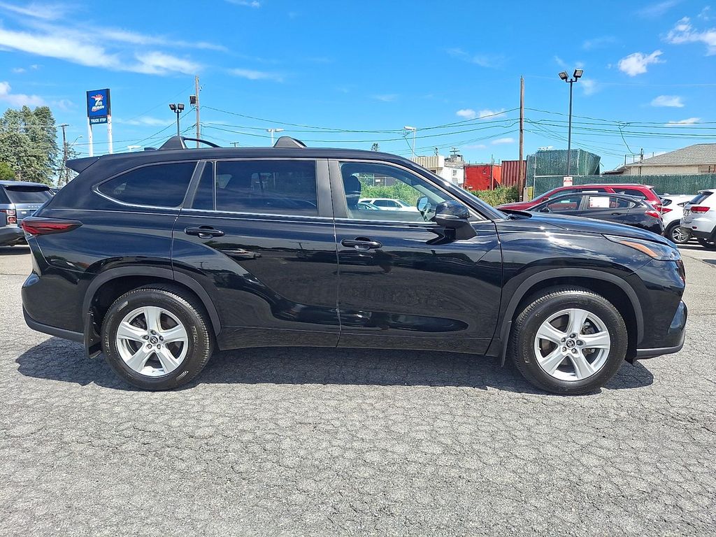 صورة 7 لـ 2024 Toyota HIGHLANDER LE