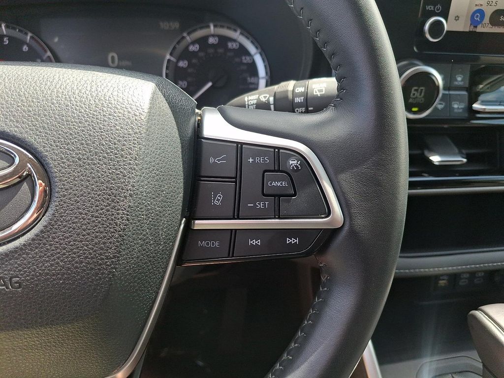 صورة مصغرة 22 لـ 2024 Toyota HIGHLANDER LE