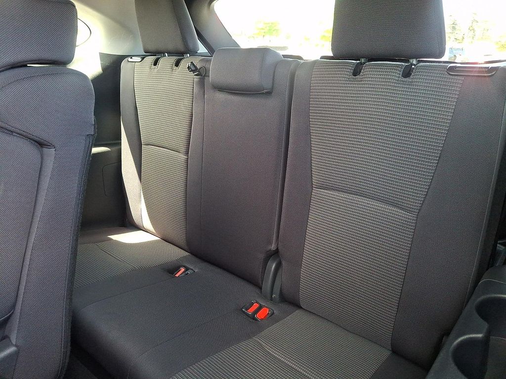 صورة مصغرة 11 لـ 2024 Toyota HIGHLANDER LE