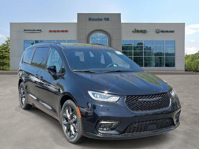 New 2026 Chrysler Pacifica L