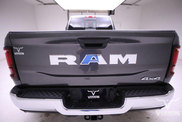 صورة 4 لـ 2026 RAM 3500 TRADESMAN CREW CAB 4X4 8' BOX