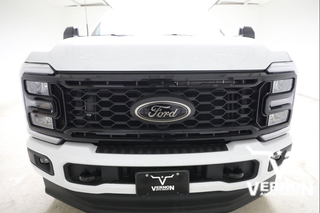 2026 FORD F-250 LARIAT — фото 8